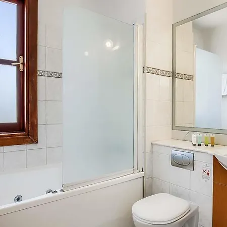 In Sleeps 4 With Pool Air Con And Wifi Villa Kouklia